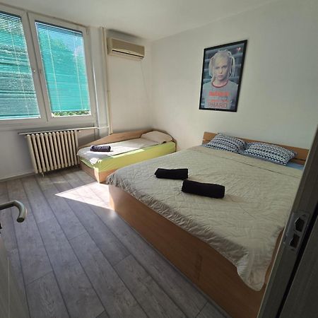 City Center Apt Wfree P Skopje Exterior photo