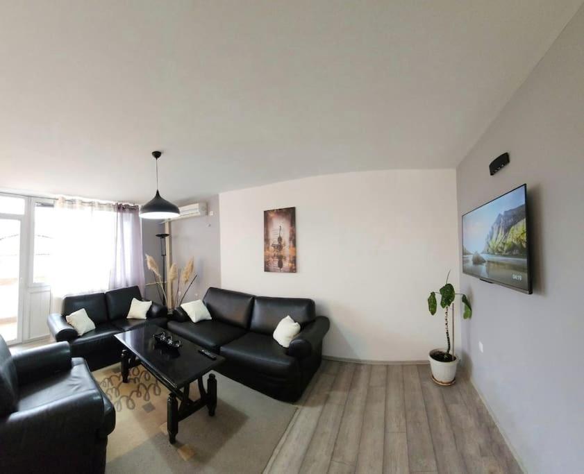 City Center Apt Wfree P Skopje Exterior photo